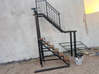 Escalera metálica exterior/interior