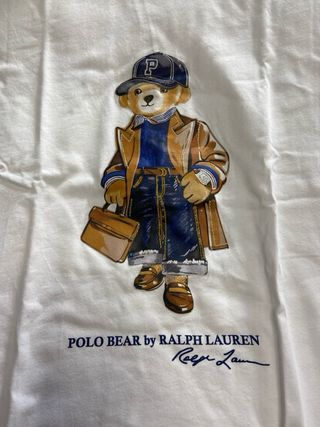 Camiseta del icónico oso 
