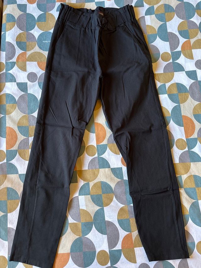 Pantaloni neri eleganti