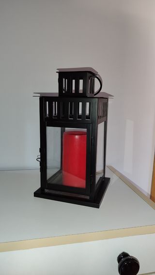 Candelabro Ikea Negro con Vela Roja