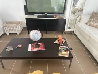 Mesa auxiliar y mueble TV