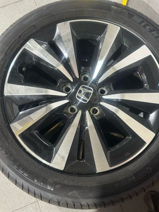 Llantas + Neumáticos Honda Civic 2025 (5x114,3)