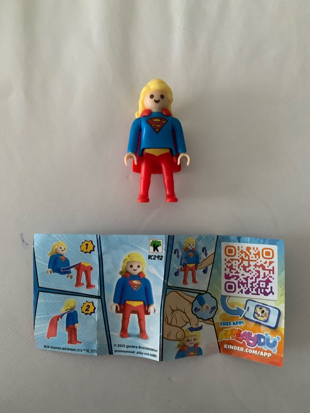 Playmobil Kinder Sorpresa DC Supergirl superwoman