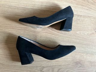 Zapatos de tacón negros talla 38 efecto ante