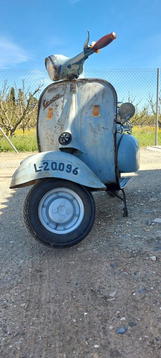 Vespa 125cc Clásica de 1963 en estado original