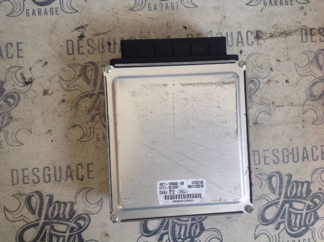 Centralita motor uce Ford Mondeo II Sedan (2001-2