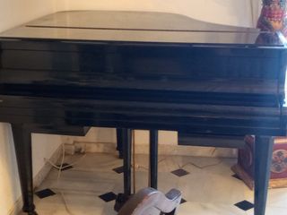 Piano de cola Harrods