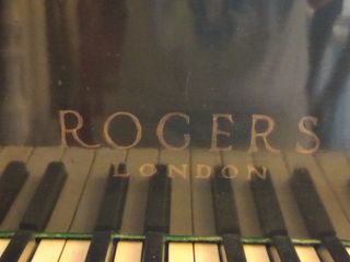 Piano de cola Harrods