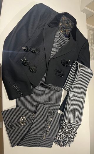 Traje típico Gaucho con complementes de plata