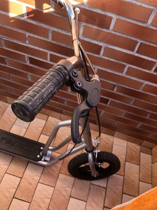 Patinete de ruedas grandes