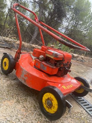 Cortacésped antiguo