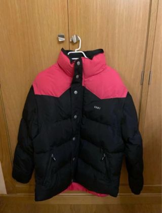 Chaqueta acolchada GRMY negra y rosa