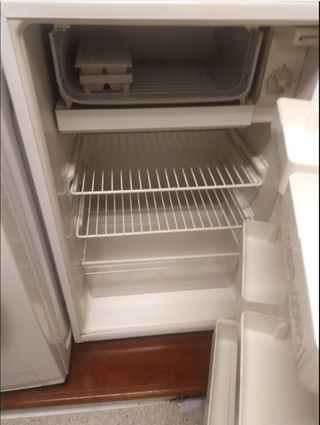 Nevera Zanussi pequeña