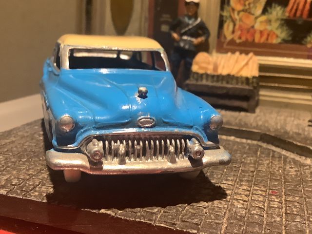 Coche Buick Routemaster 1/43 Dinky Toys original.