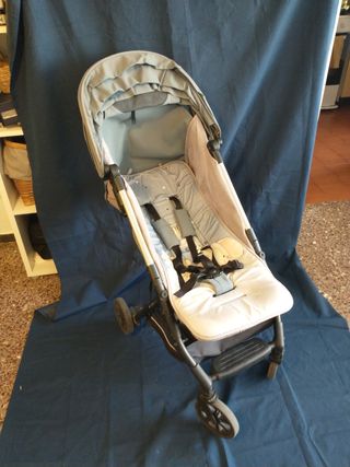 Inglesina Quid! Passeggino pieghevole e utile.