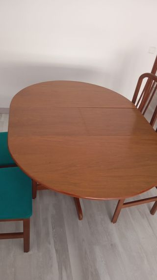 Mesa comedor madera y 4 sillas