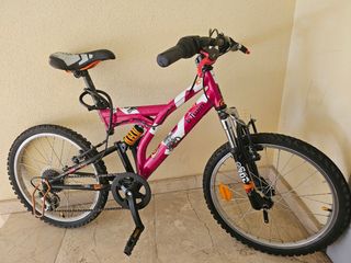 Bicicleta infantil Btwin roja
