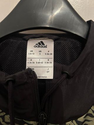 Chaqueta Adidas Negra Dorada Talla S animal print