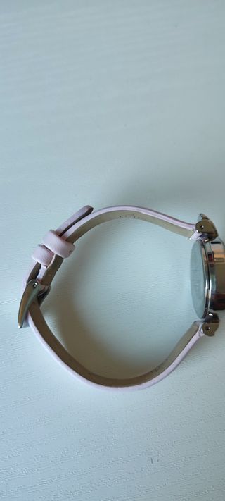 Reloj Lotus Mariposa Rosa y Plateado.