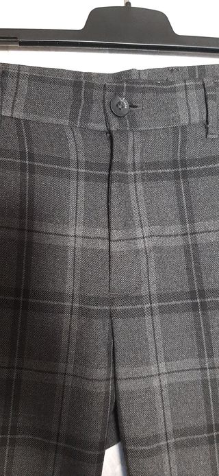 Pantalón juvenil corte Skinny gris