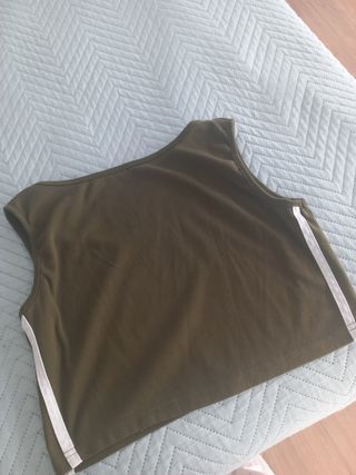 Lote Ropa Talla S: Top Negro y Shorts
