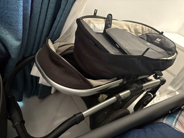 Cochecito eléctrico para bebé