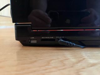 Pantalla DVD Portátil i-Joy 7 con Accesorios