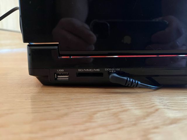 Pantalla DVD Portátil i-Joy 7 con Accesorios