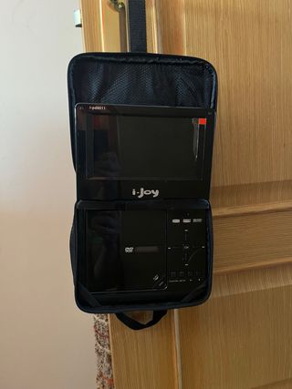 Pantalla DVD Portátil i-Joy 7 con Accesorios