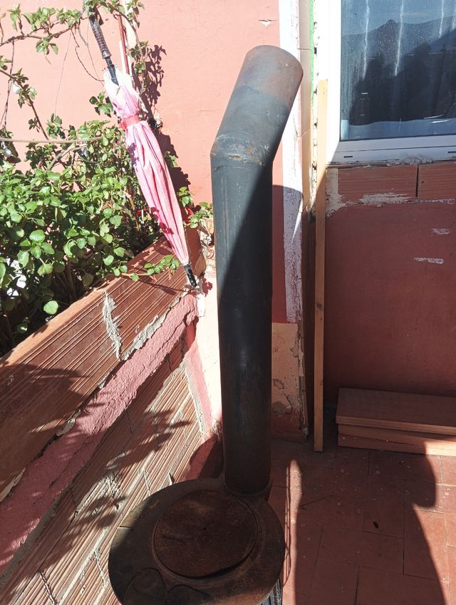 Estufa de leña rústica