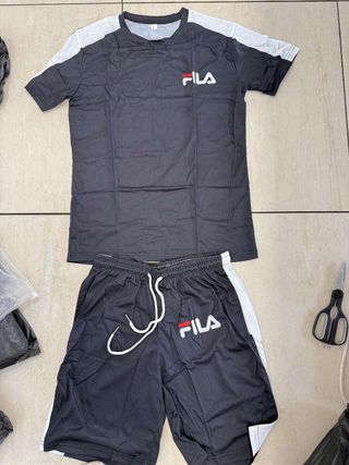 Conjunto Fila Camiseta y Pantalones Cortos Talla L