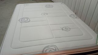 Cama Matrimonio Tela y Meálica de dos plazas en b