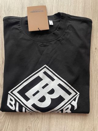 Camiseta Burberry Negra Logo Diamante