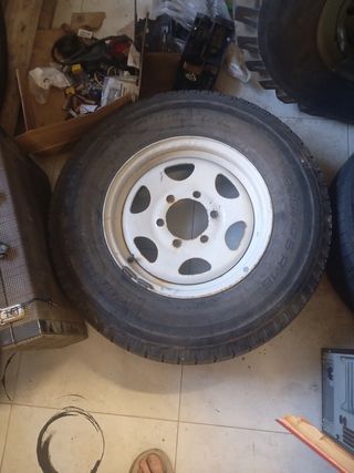 Rueda de repuesto Montero