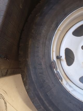 Rueda de repuesto Montero