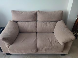 Sofá de 2 plazas beige URGE VENDER POR MUDANZA