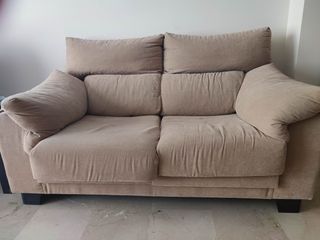 Sofá de 2 plazas beige URGE VENDER POR MUDANZA