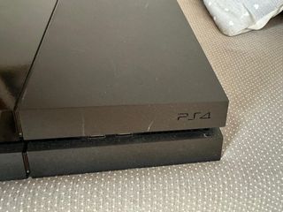 PlayStation 4 (PS4) Nera