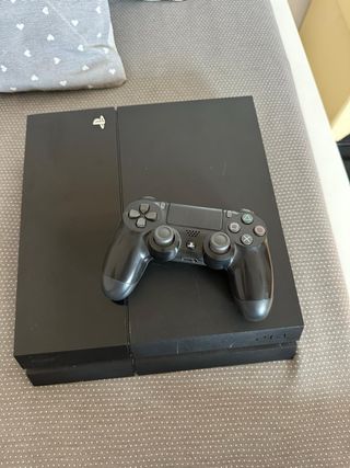 PlayStation 4 (PS4) Nera