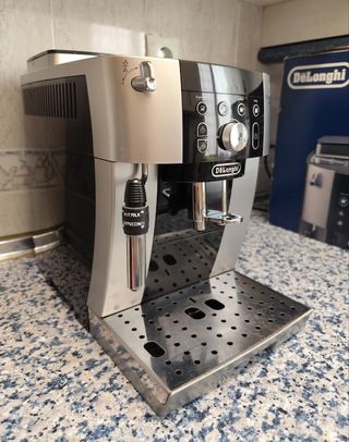 Cafetera Delonghi Magnífica S Smart