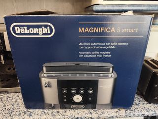 Cafetera Delonghi Magnífica S Smart