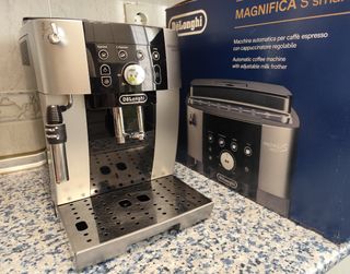 Cafetera Delonghi Magnífica S Smart