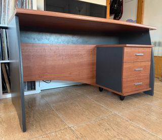 Escritorio madera con 3 cajones