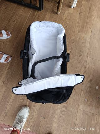Carrito bebé + capazo + portabebés