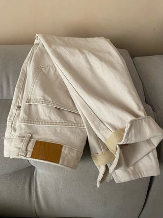 Pantalón beige talle 36/38 un solo uso