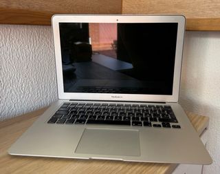 MacBook Air (13-inch, 2017)