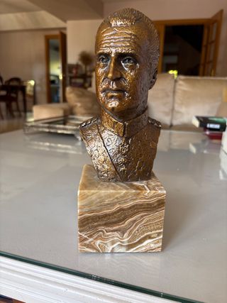 Busto Bronce Personaje Histórico