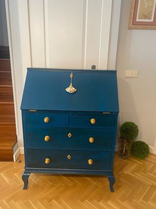 Escritorio bureau antiguo azul con detalles dorado