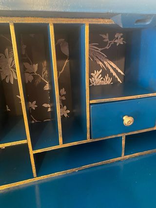 Escritorio bureau antiguo azul con detalles dorado