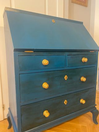 Escritorio bureau antiguo azul con detalles dorado